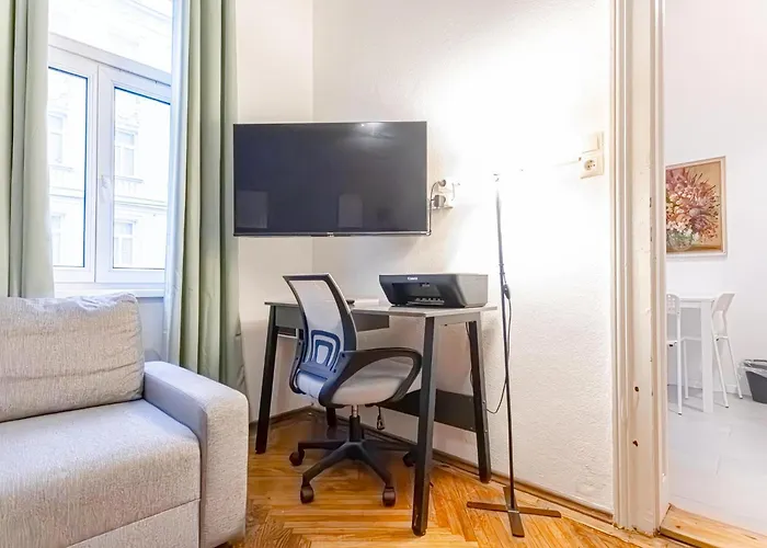 1br Apt. Near The Danube & Prater Stern شقة فيينا